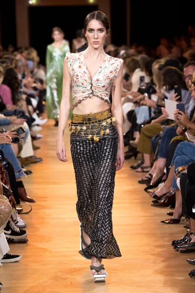 Look 17